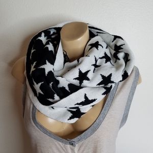 Express blk & white reversable Infinity star scarf